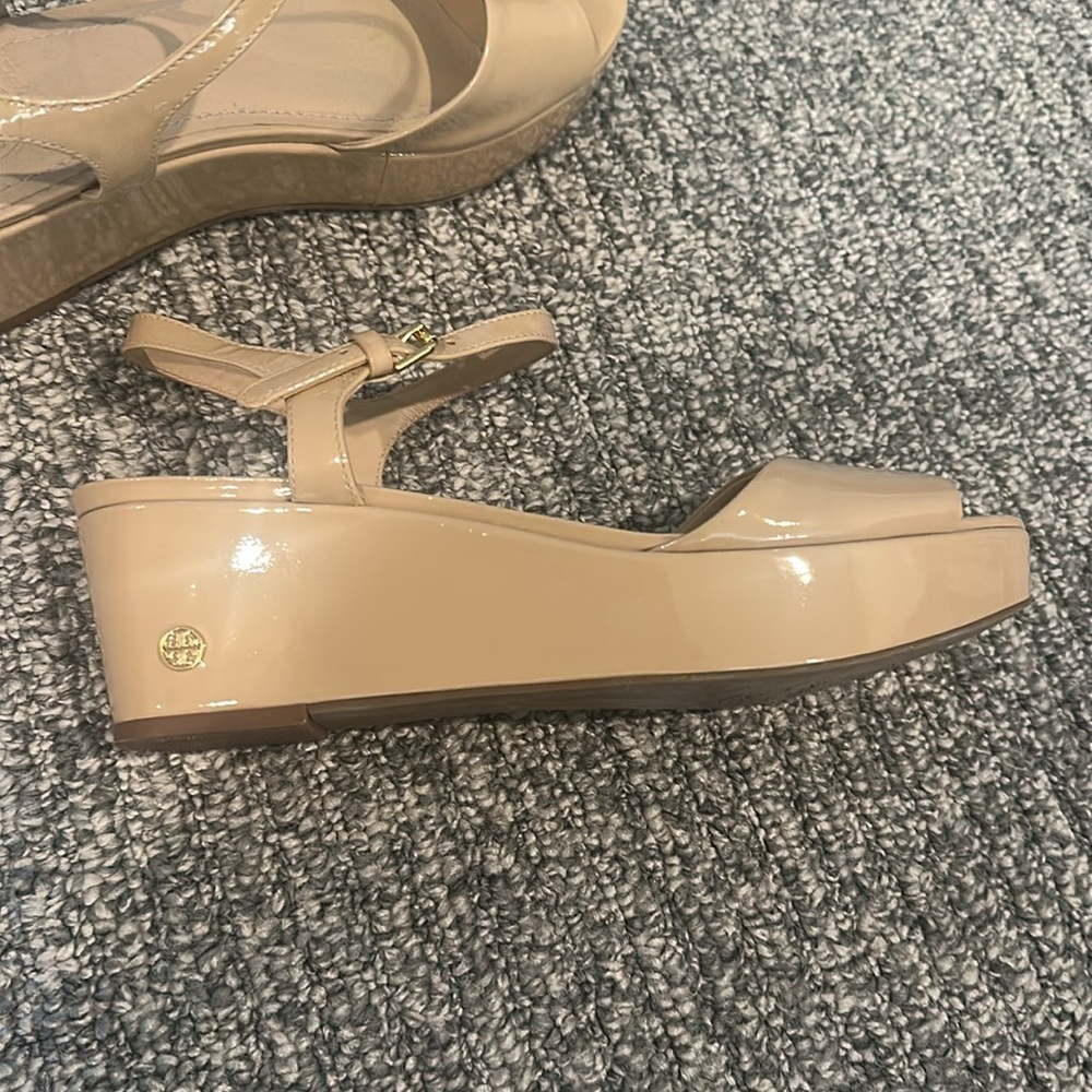 Tory Burch Abena Wedge Flatform Patent Flatform Sz 7.5 - Picture 6 of 12